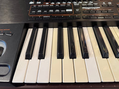 Korg PA4X 61 Professional Arranger Keyboard Beg (OBS!!! 4st nya tangeter, se bild).