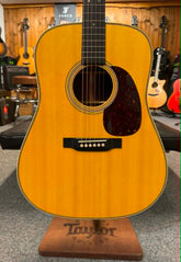 Martin HD28 2018 Ink. Case Beg.
