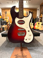 Silvertone Model 1457 Ink. Case Beg.