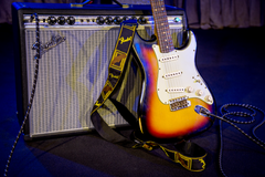 Fender 2 Monogrammed Strap, Black/Yellow/Brown