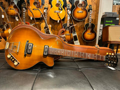 Höfner 1960s Club 50 Sunburst ink. Case Beg.