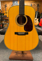 Martin HD28 2018 Ink. Case Beg.