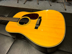 Martin HD28 2018 Ink. Case Beg.